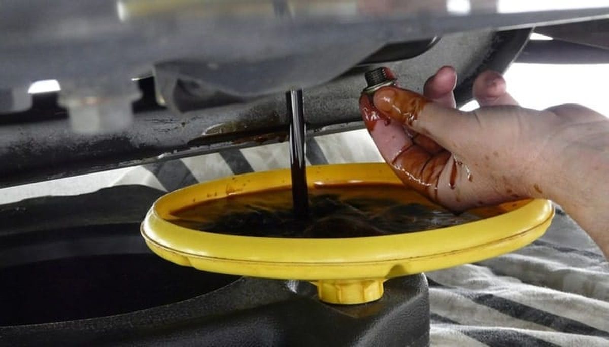 cách thay dầu ô tô