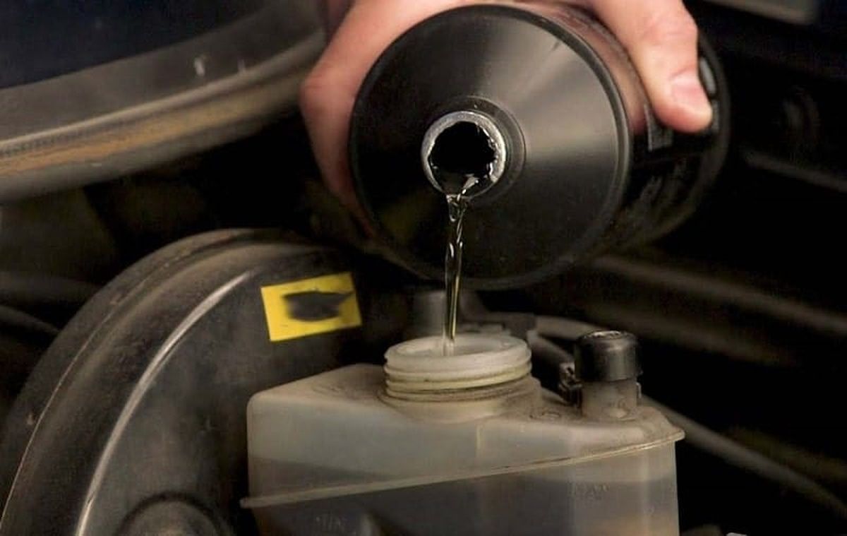 cách kiểm tra dầu trợ lực lái