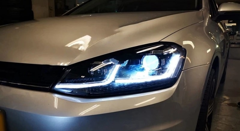 có nên nâng cấp đèn xe ô tô không?