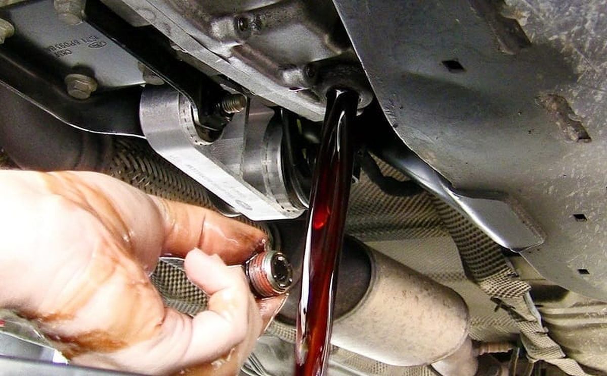 bao lâu thay dầu hộp số ô tô