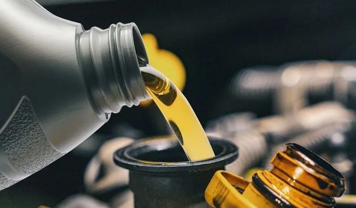 Giá thay dầu ô tô