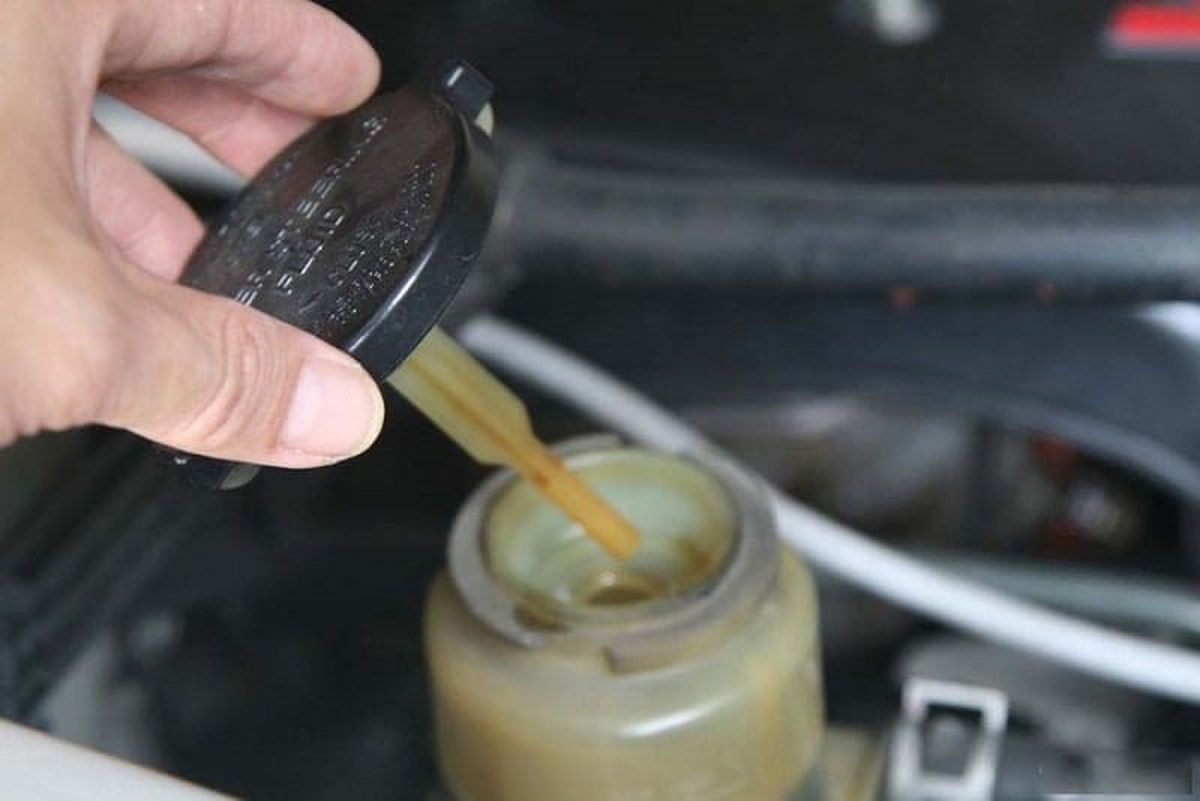 khi nào thay dầu trợ lực lái