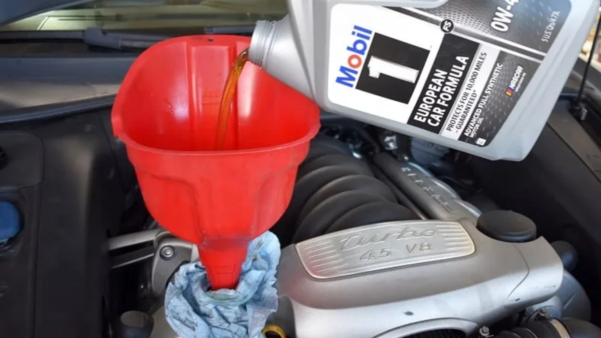 Xe ít chạy bao lâu thì thay dầu