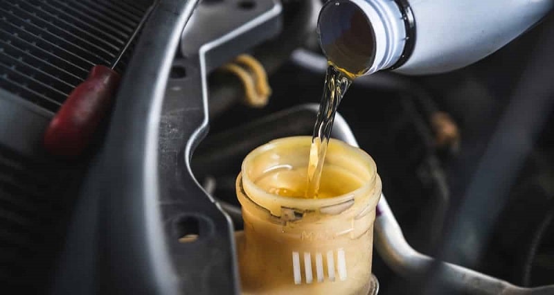 Cách kiểm tra và thay dầu trợ lực lái xe ô tô hiệu quả từ A-Z » 911 Workshop