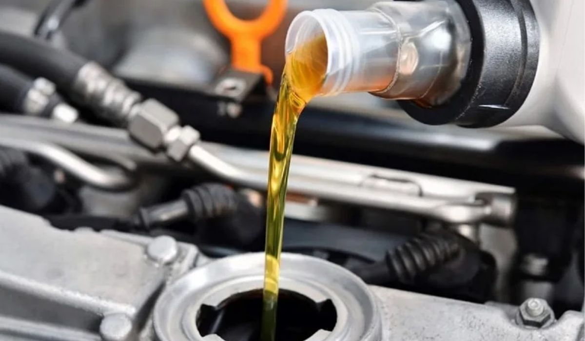 Thay dầu xe ô tô bao nhiêu tiền