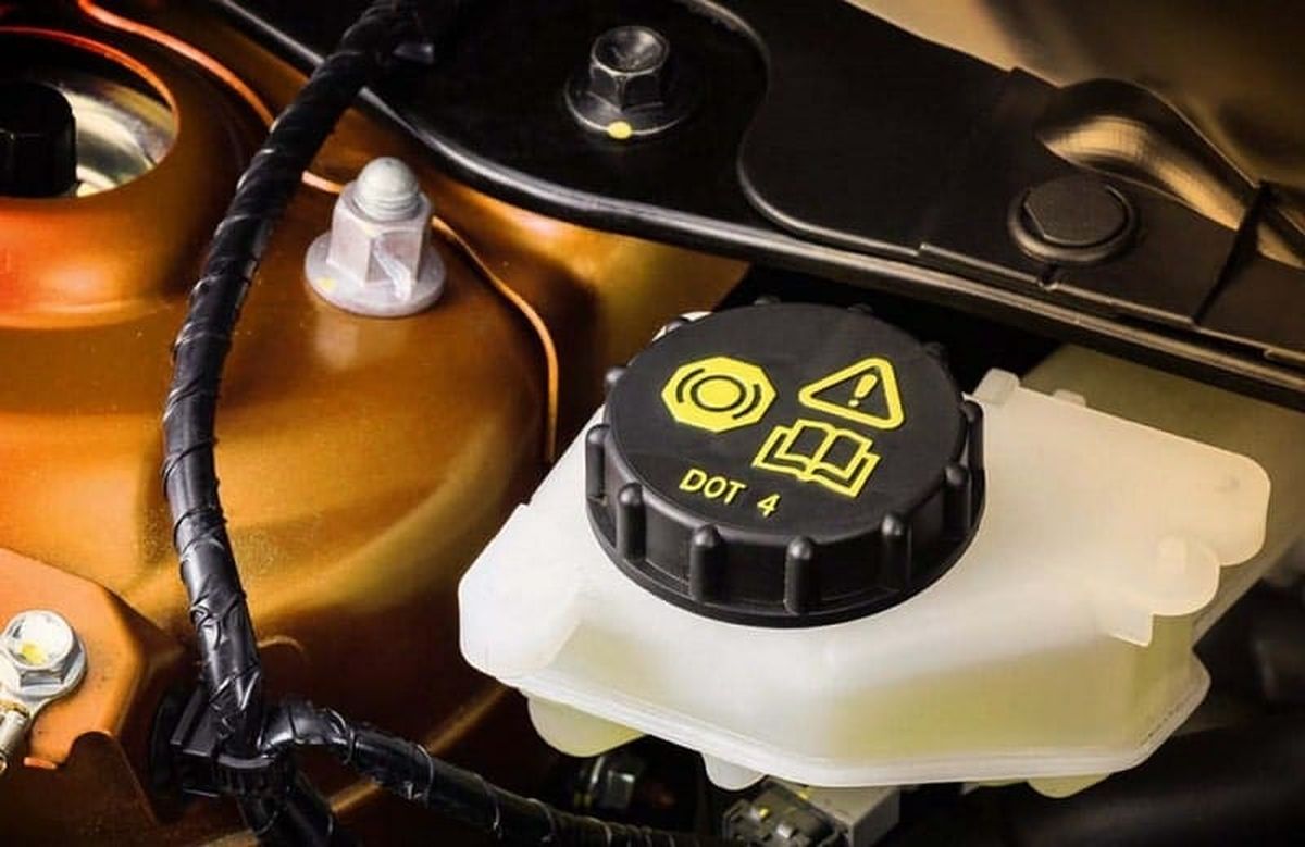 cách thay dầu phanh ô tô