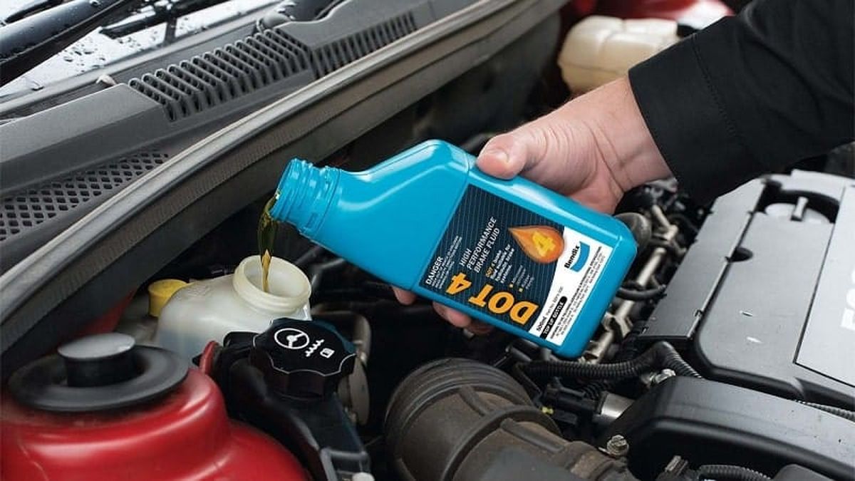 các loại dầu phanh ô tô