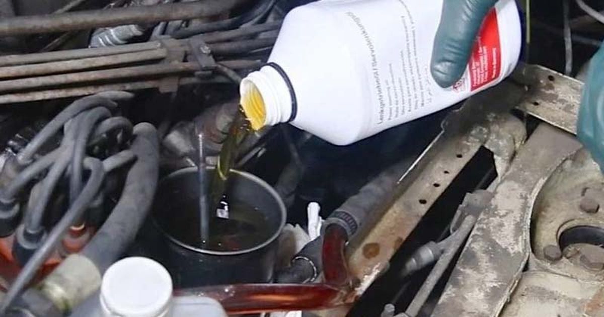 thay dầu trợ lực lái Castrol