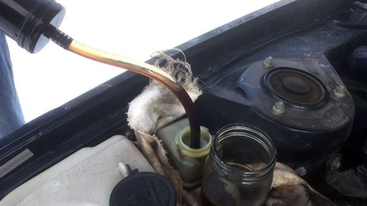 Dầu trợ lực lái bao lâu thì thay mới