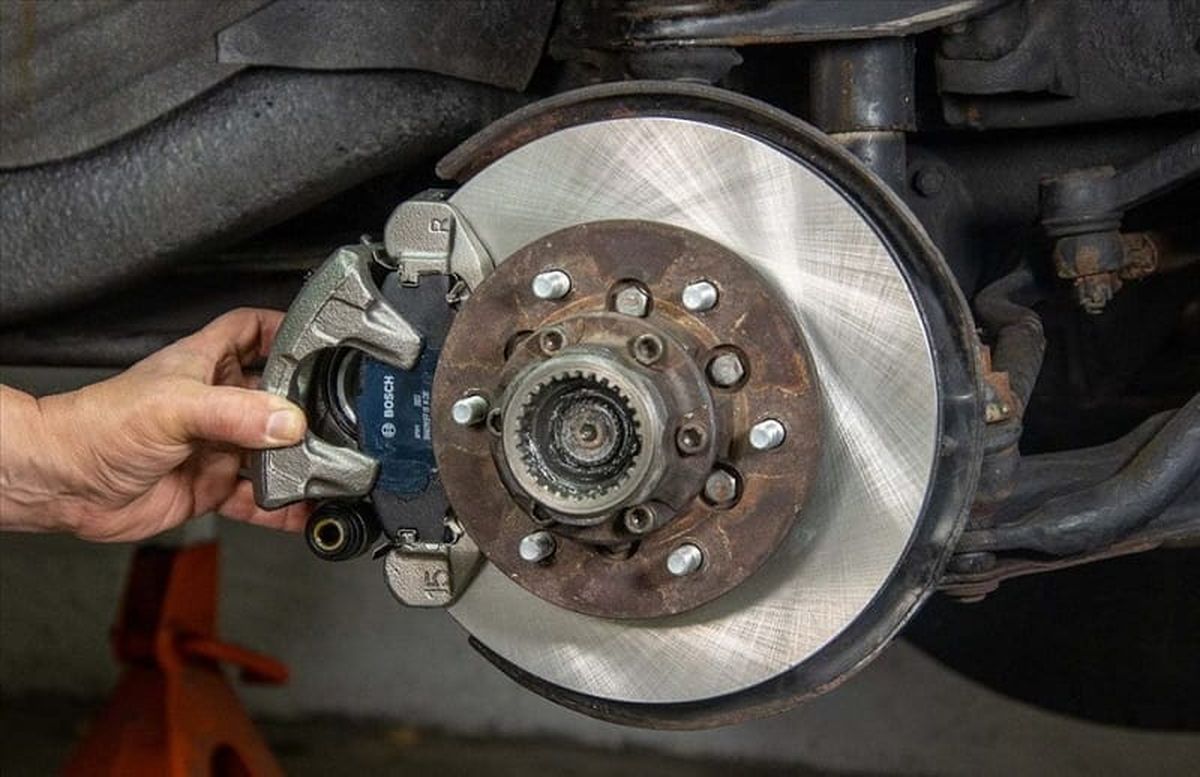 Hướng dẫn kiểm tra dầu phanh ô tô