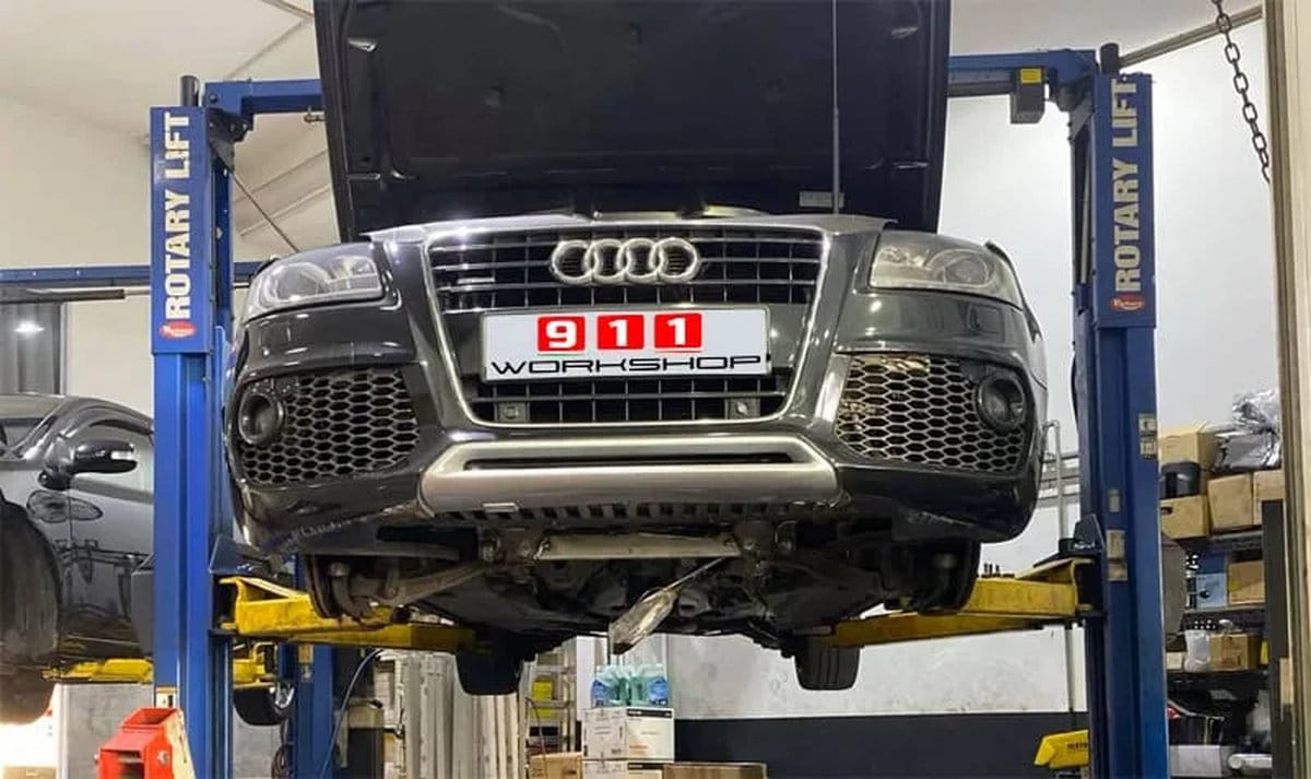 Gara sửa xe ô tô bị chảy dầu dưới gầm tại Hà Nội 