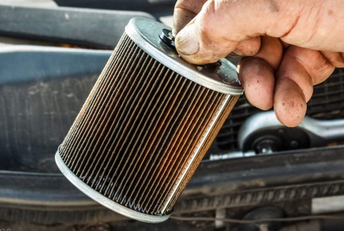 Xe ô tô đạp ga không lên