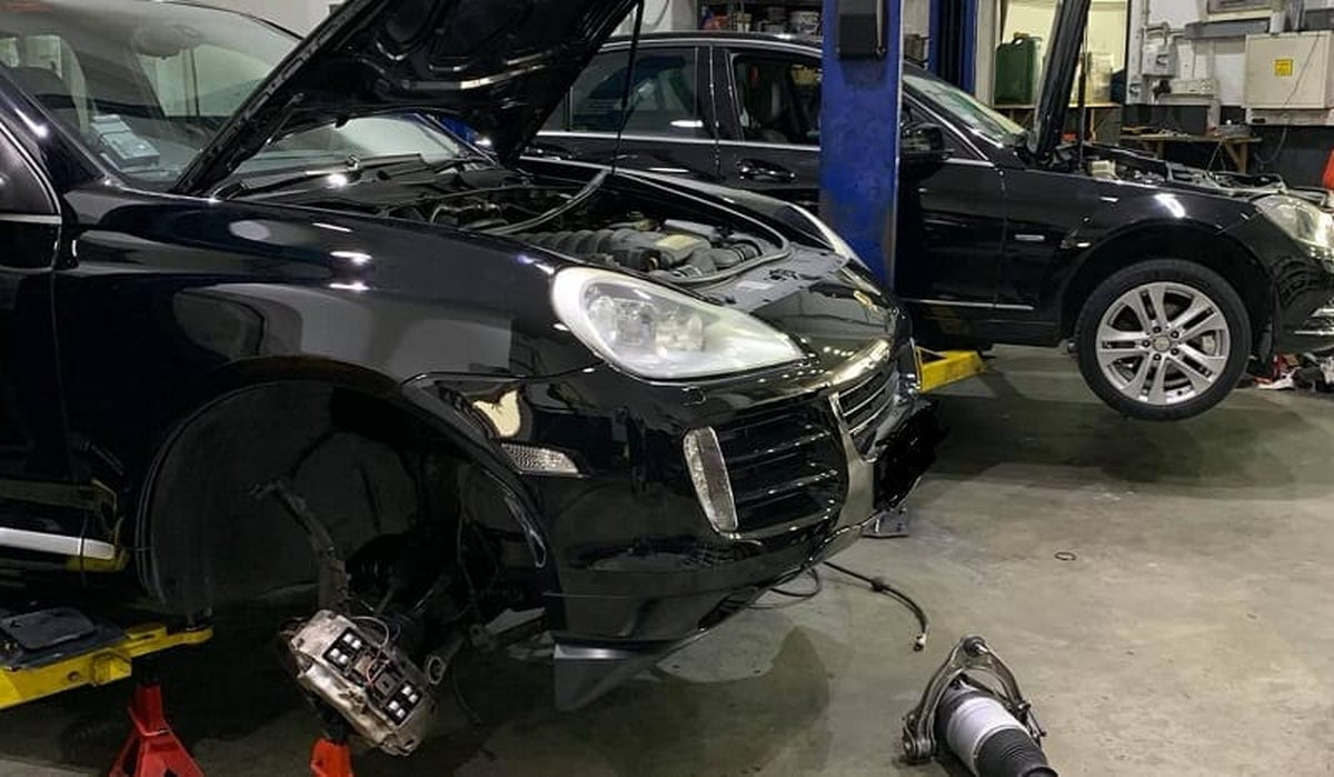 Sửa chữa thước lái Porsche uy tín tại Hà Nội