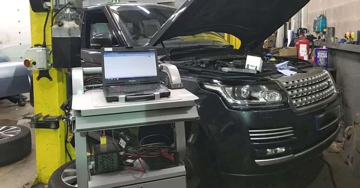 Gara sửa chữa thước lái ô tô Land Rover