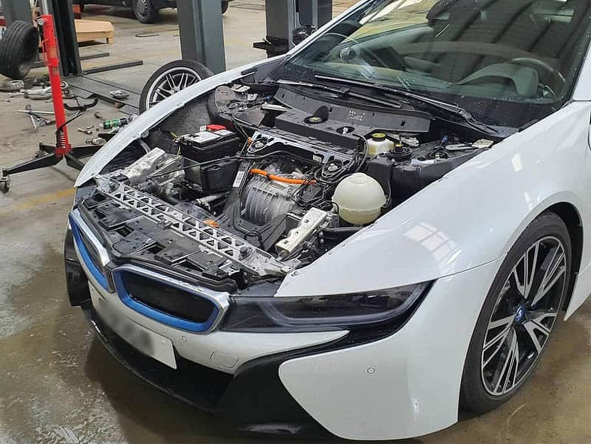 Chi phí sửa chữa BMW i8 rẻ nhất