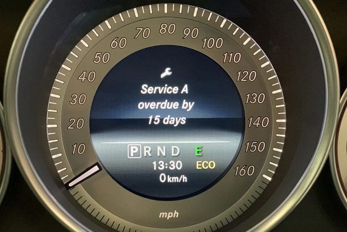 xe mercedes báo service a là gì