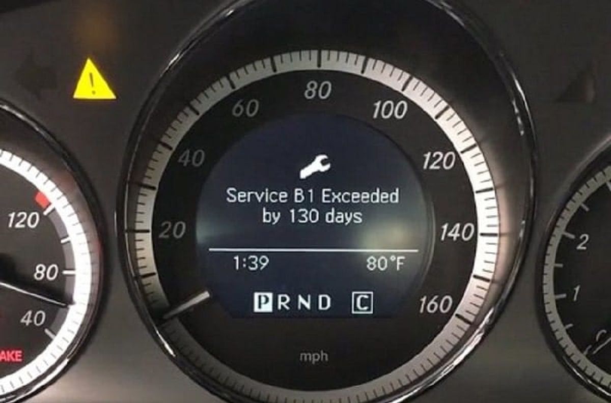 xe mercedes báo service b là gì