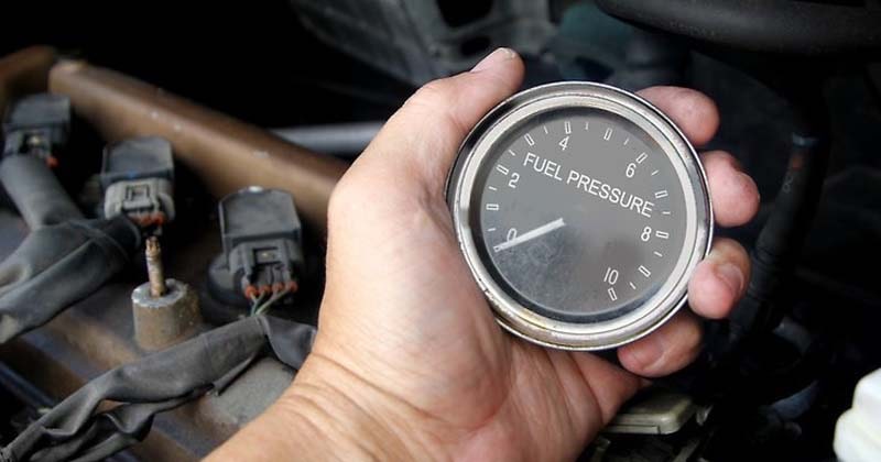 đo áp suất bơm xăng ô tô