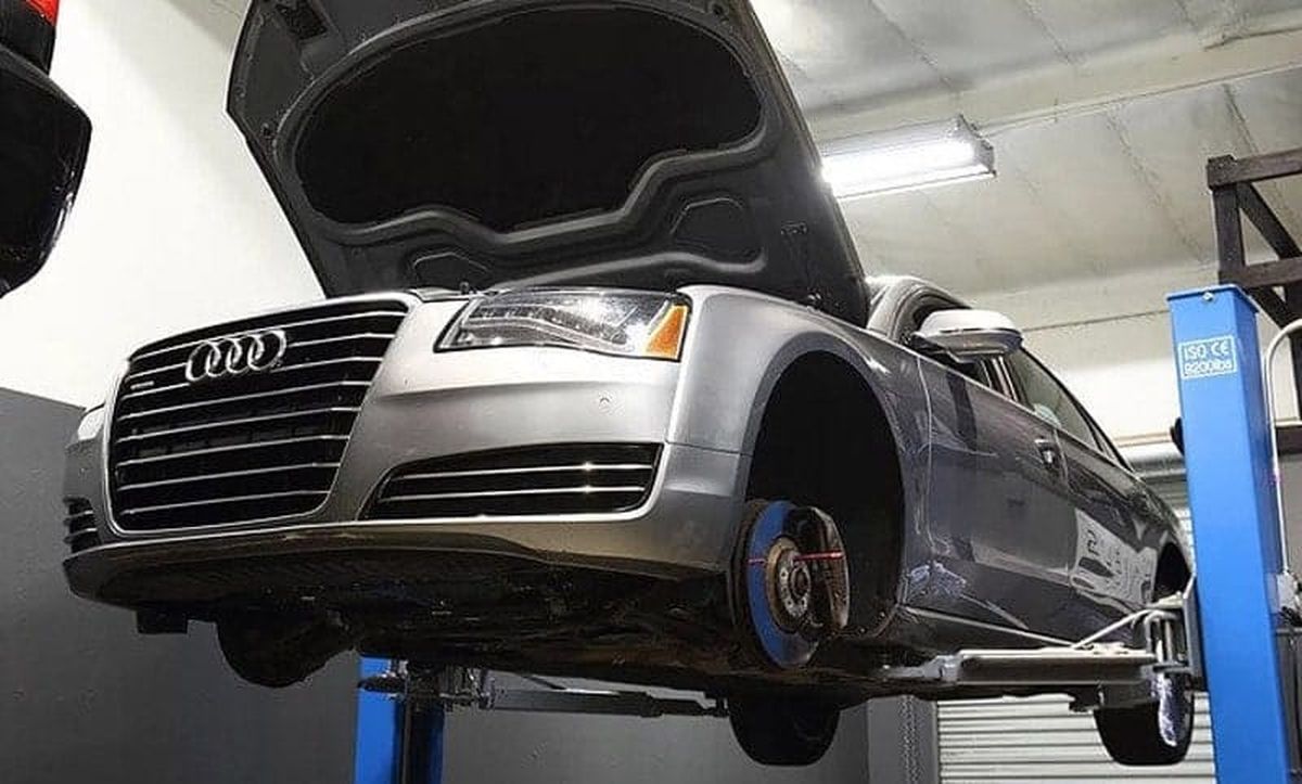 Tháo dỡ sửa chữa xe Audi A8