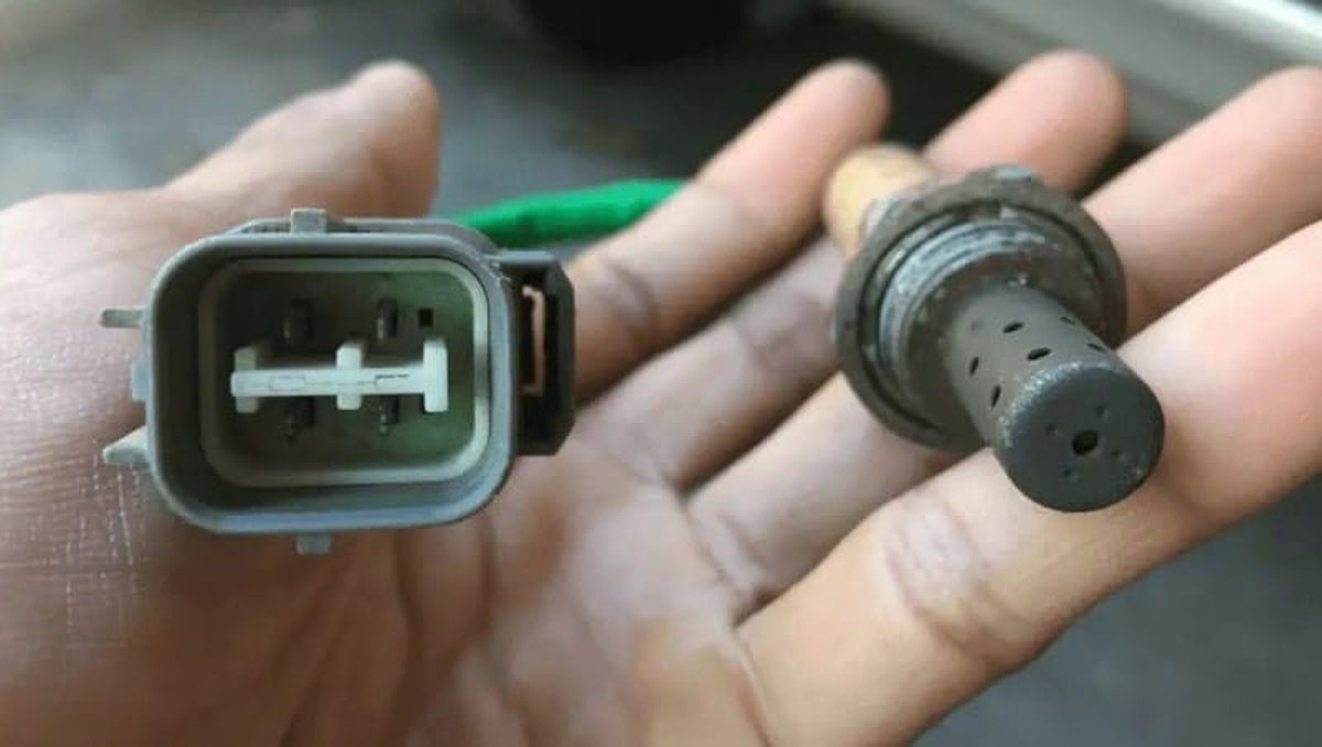 Cảm biến oxy nằm ở đâu