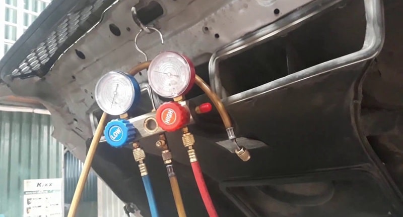 kiểm tra gas lạnh điều hòa ô tô