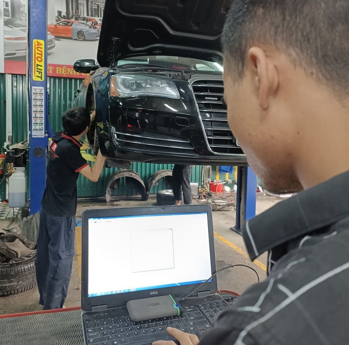 Kim phun ô tô là gì