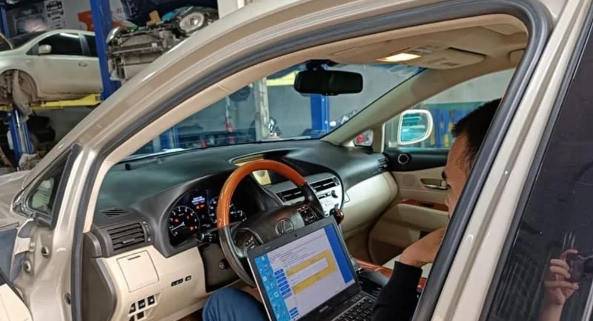 Công nghệ sửa chữa ô tô hiện đại