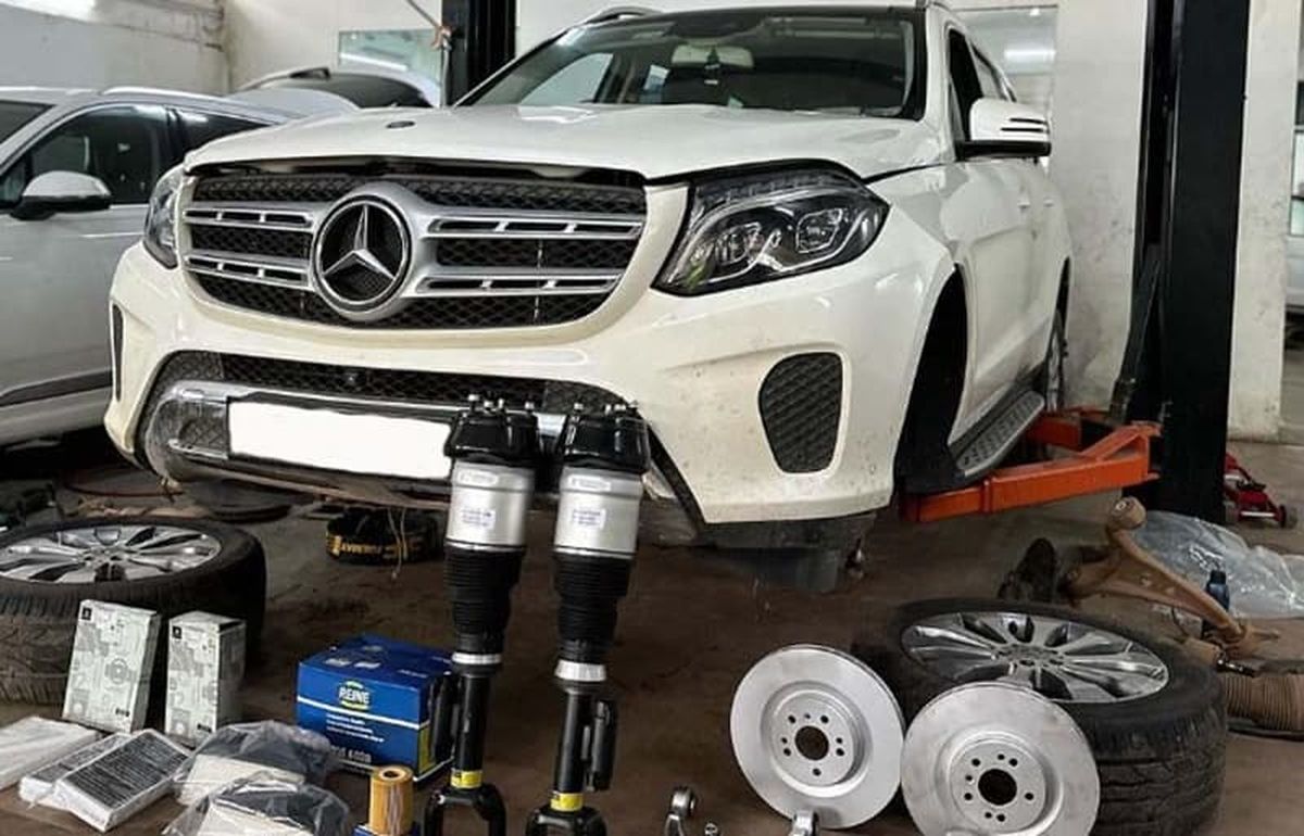 Gara sửa chữa xe Mercedes