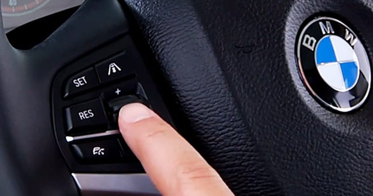 hệ thống kiểm soát hành trình