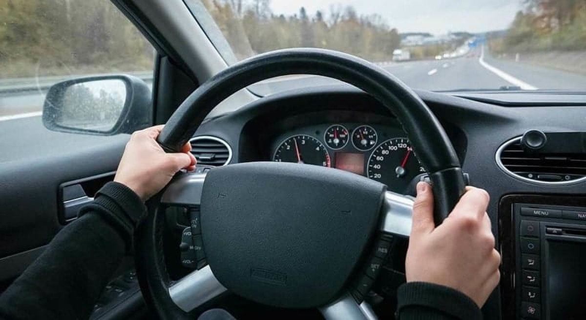 Vô lăng ô tô bị lệch