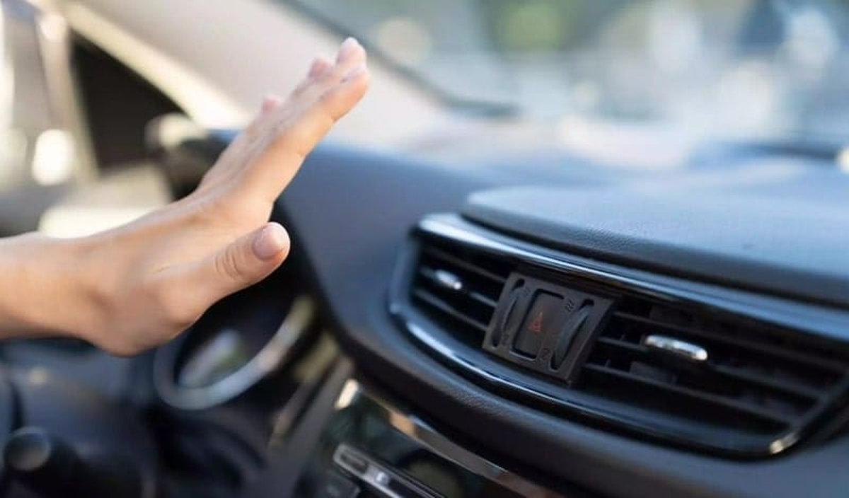 Sửa lốc điều hòa ô tô