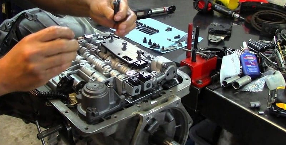 Vỉ van hộp số ô tô