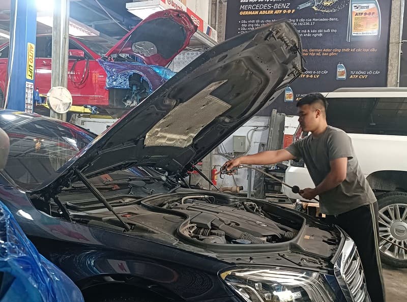 gara chuyên mercedes tại long biên