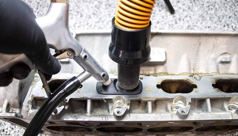 dịch vụ vệ sinh buồng đốt động cơ ô tô