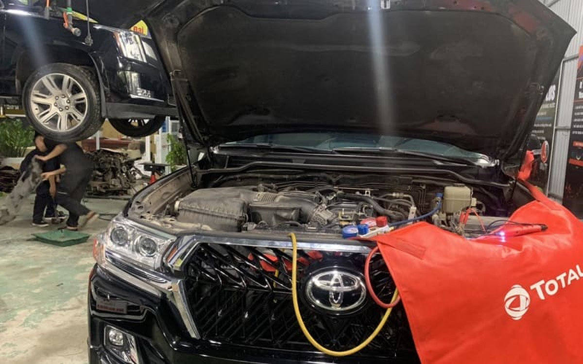 Sửa chữa xe Land Cruiser ống xả